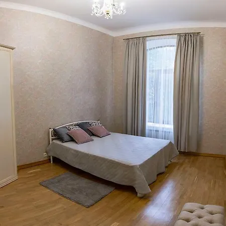 Aristocrat Apartment